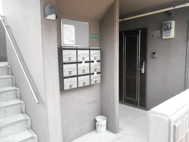 20/30 エントランス