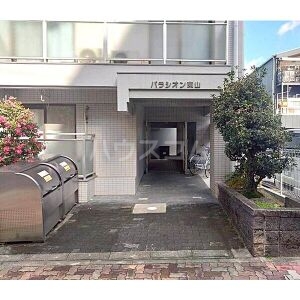 15/23 エントランス