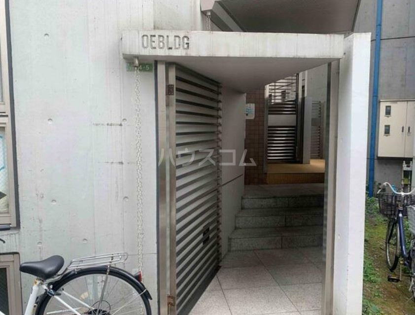 18/27 エントランス