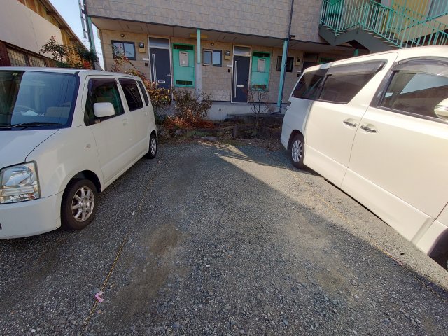 18/28 駐車場