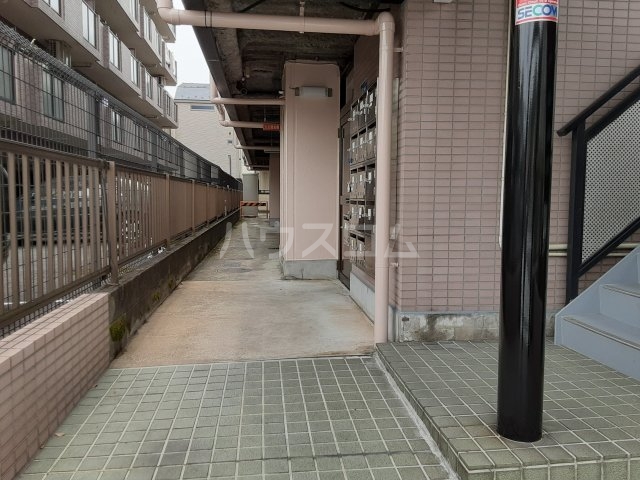 2/4 エントランス