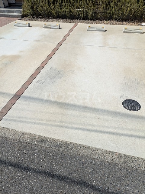 28/30 駐車場