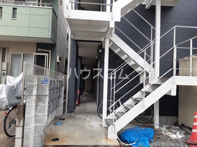 24/30 エントランス