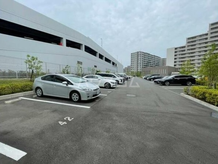 23/30 駐車場