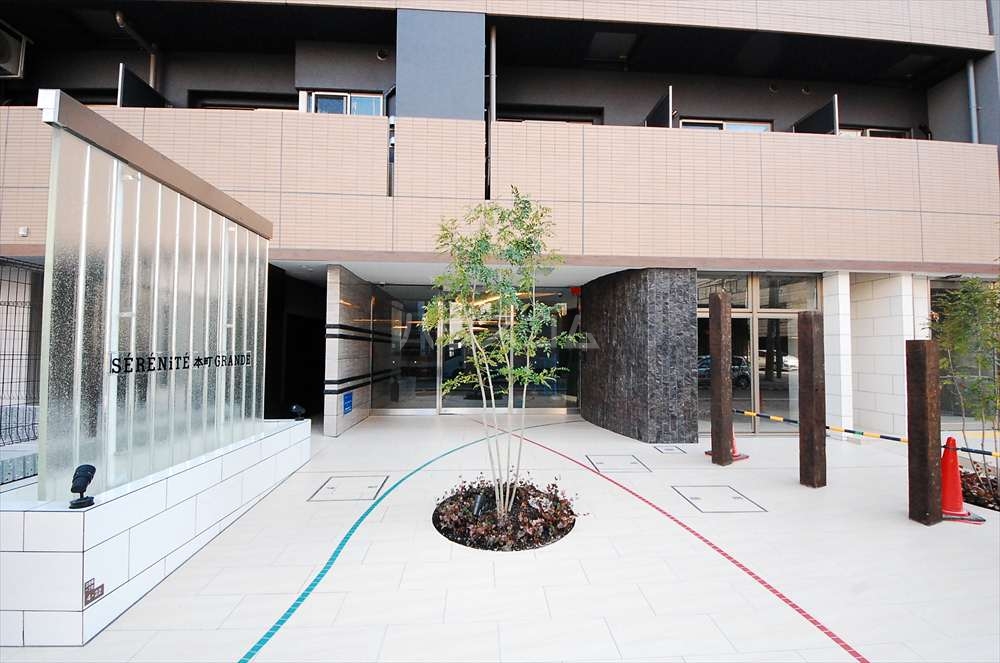 20/26 エントランス