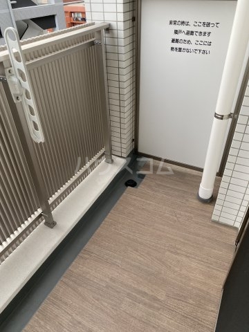 17/28 バルコニー