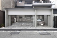 25/30 エントランス