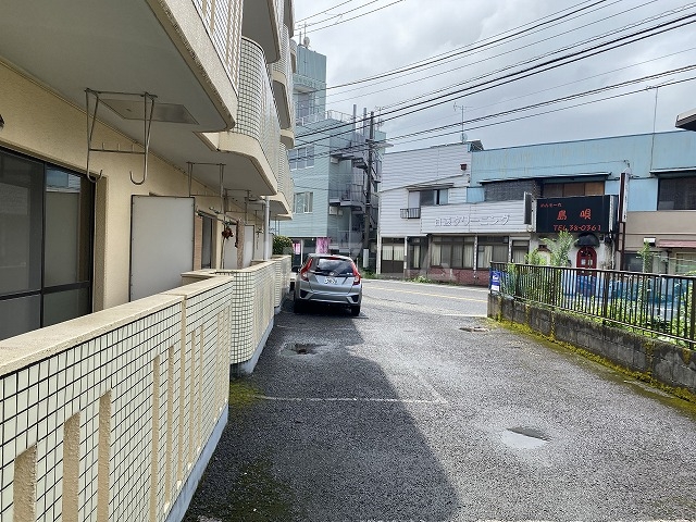 25/28 駐車場