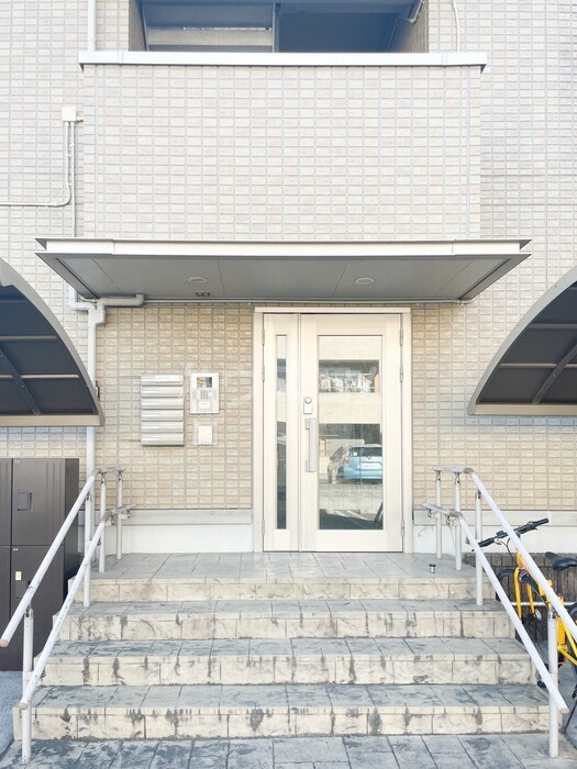 17/27 エントランス