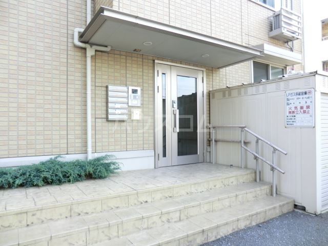 19/28 エントランス