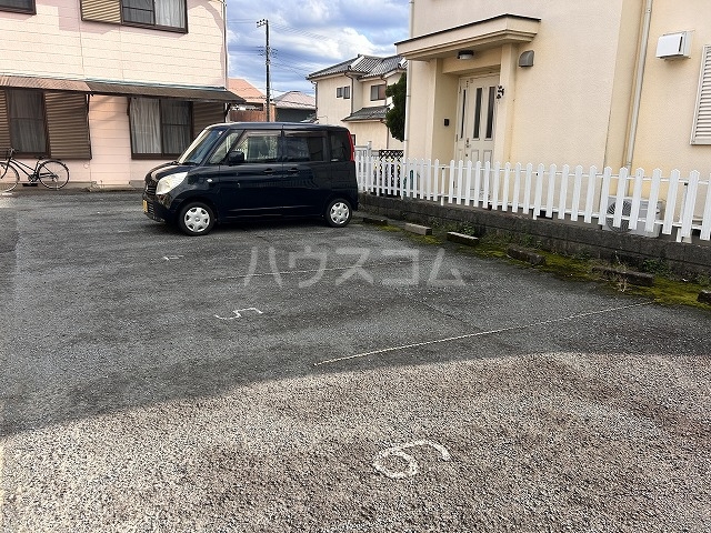 28/30 駐車場