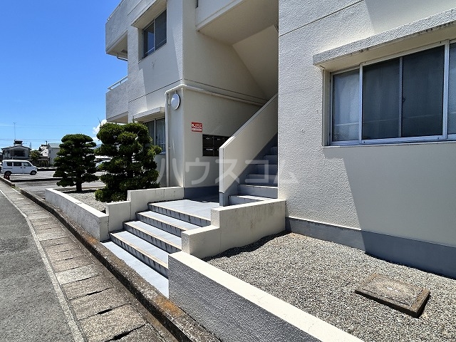 2/5 エントランス