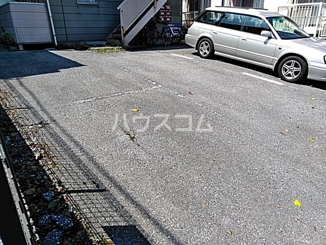 17/25 駐車場