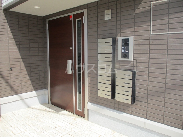 13/17 エントランス