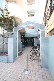 17/18 エントランス