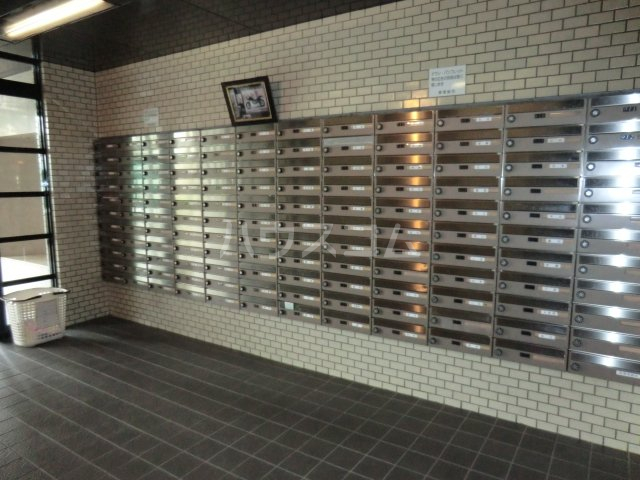 17/23 エントランス