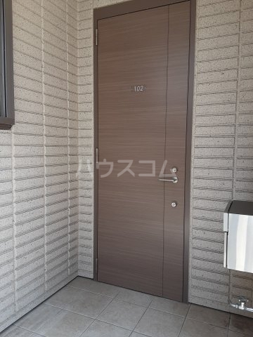 21/30 エントランス