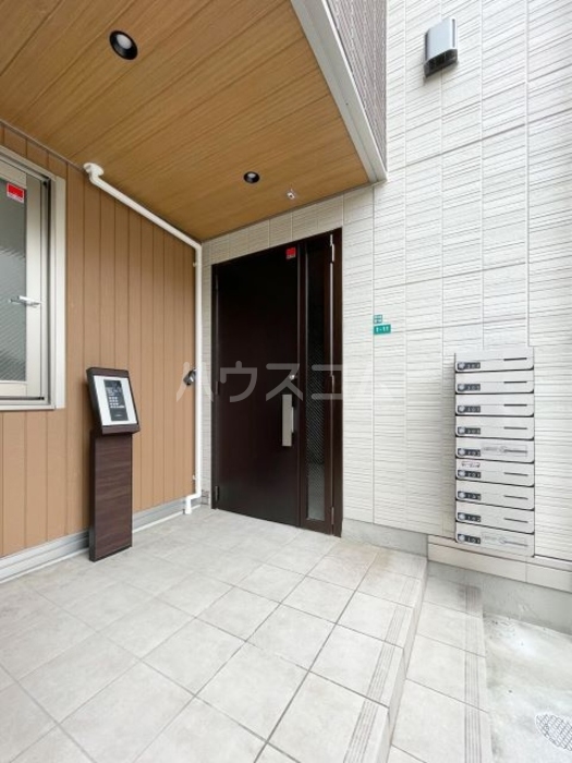 14/23 エントランス