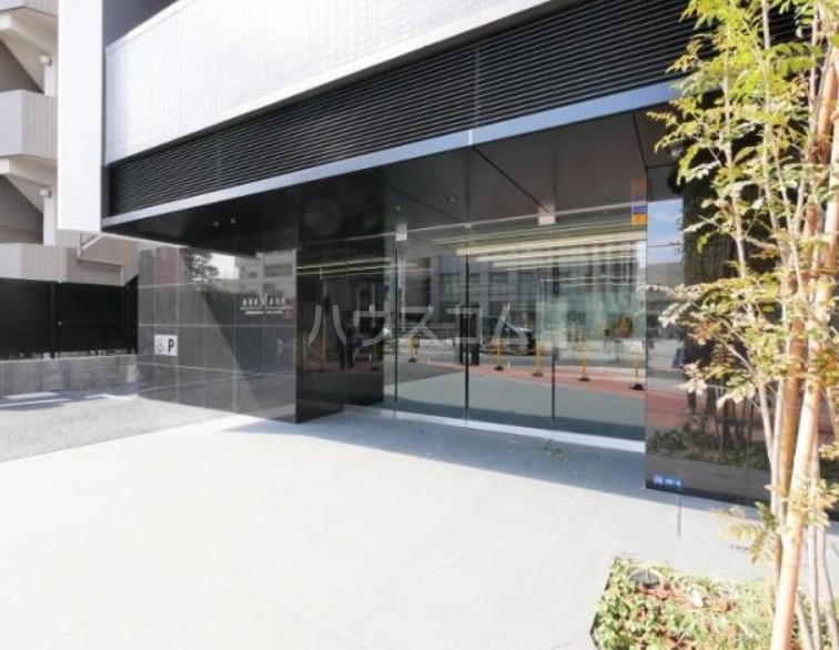 19/26 エントランス