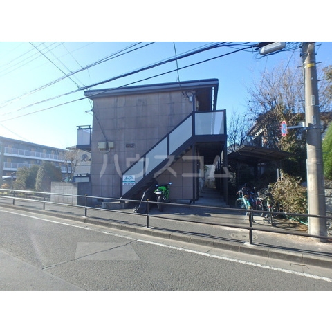 21/30 エントランス