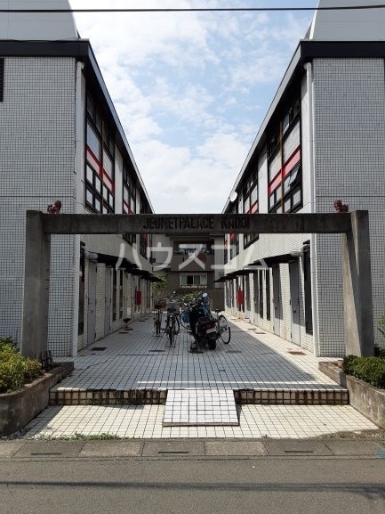 17/20 エントランス