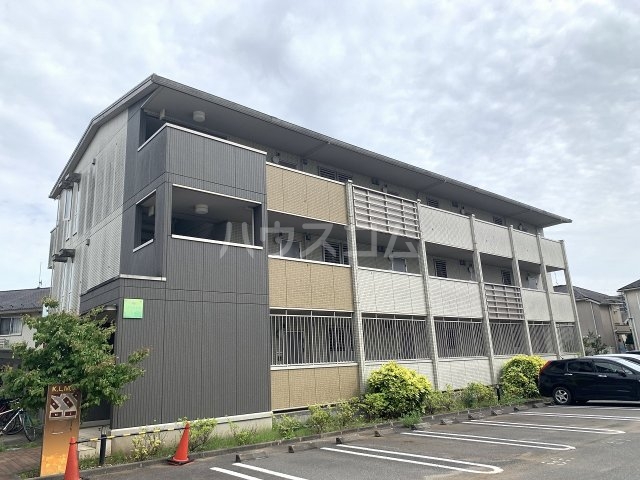 27/30 エントランス