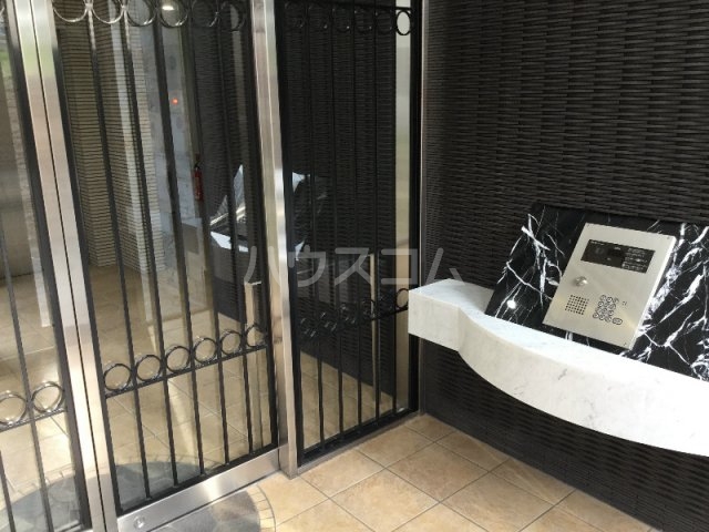 29/30 エントランス