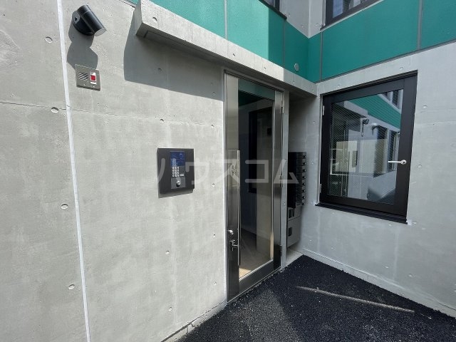 17/23 エントランス