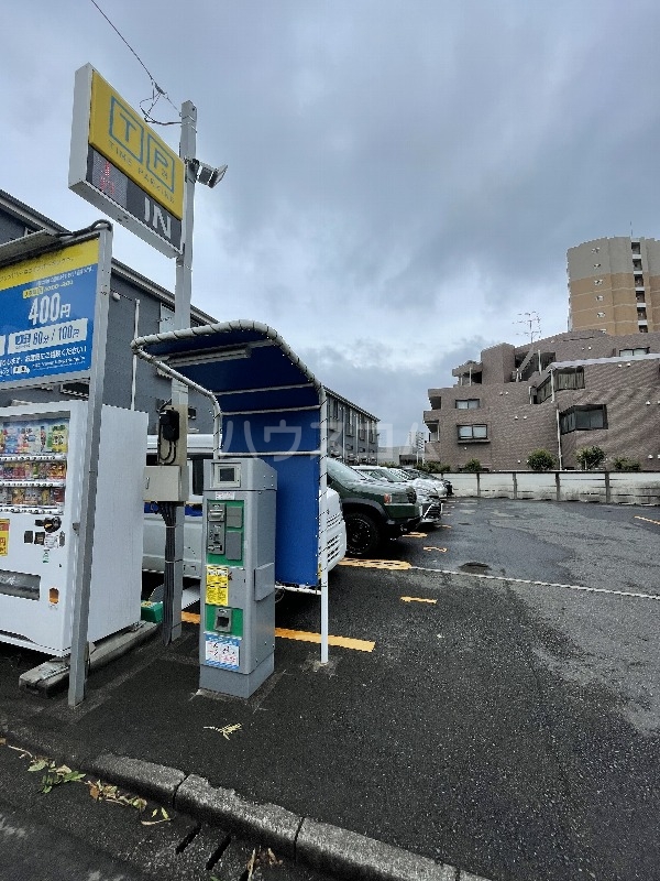 4/13 駐車場