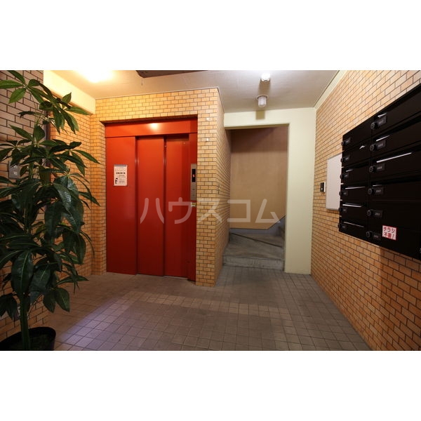 5/8 エントランス