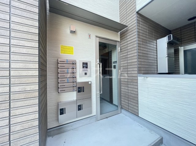 22/30 エントランス