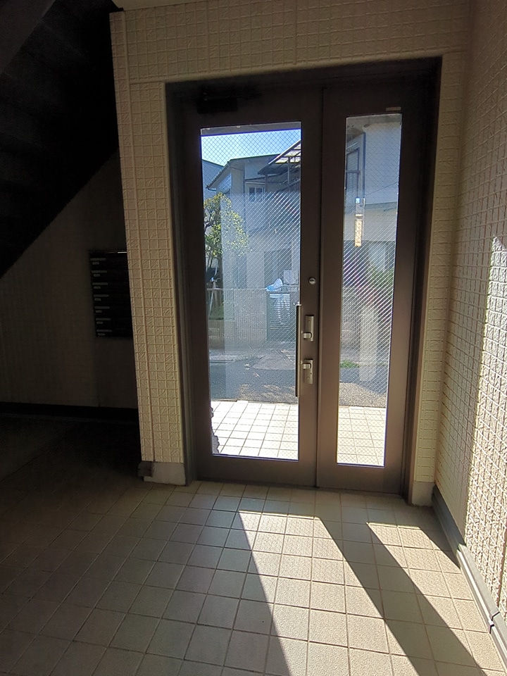 21/27 エントランス