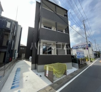 21/22 エントランス