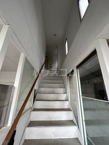 21/30 エントランス