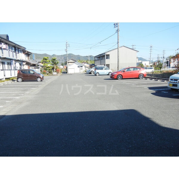 2/6 駐車場