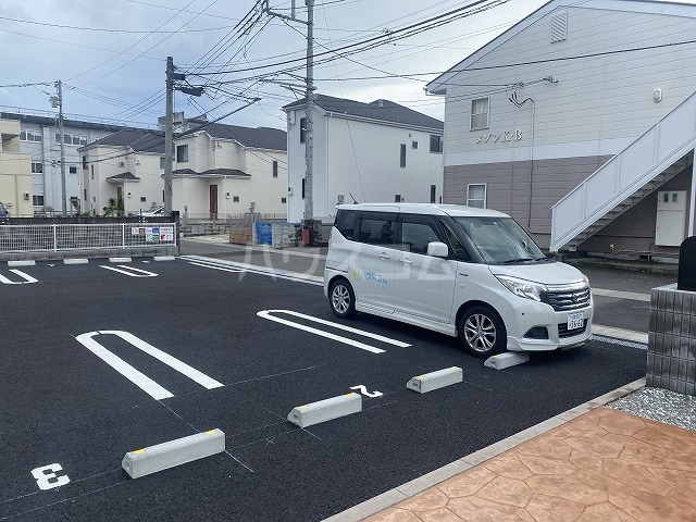 22/28 駐車場