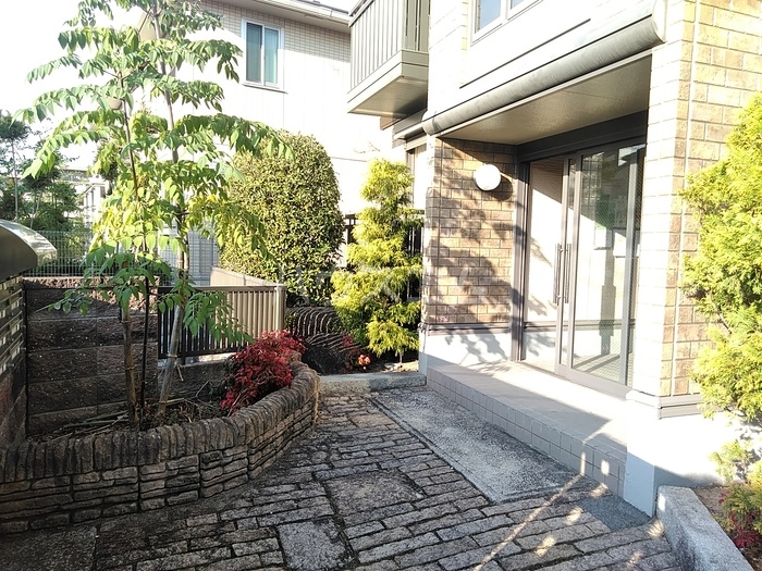 20/30 エントランス