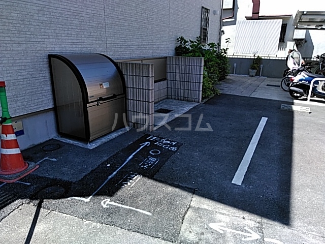 23/30 駐車場