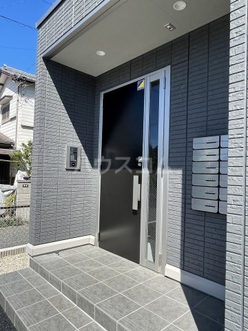 28/30 エントランス
