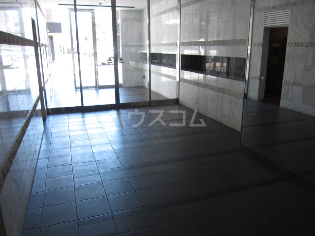 19/23 エントランス