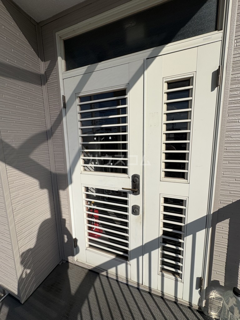 21/30 エントランス