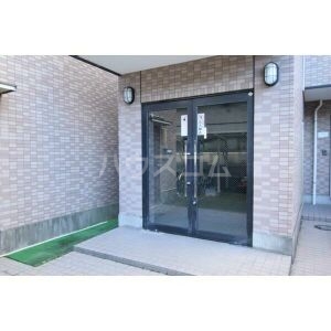 18/28 エントランス