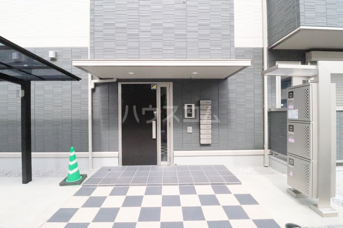 21/23 エントランス