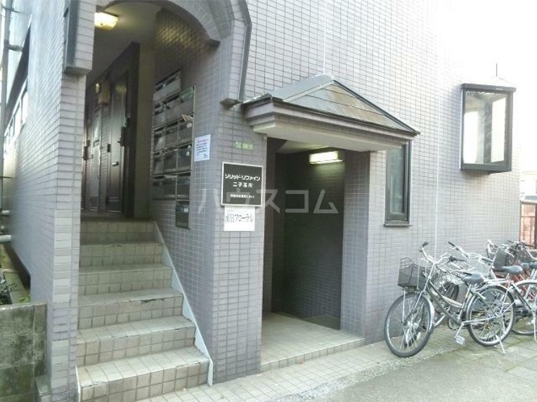 19/29 エントランス