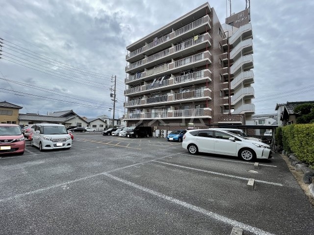 2/3 駐車場