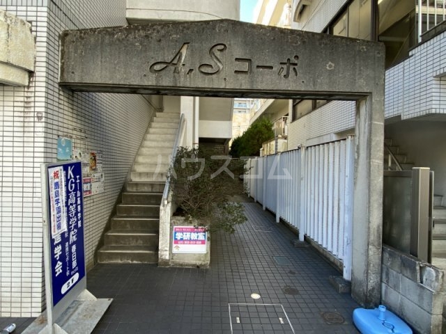 20/28 エントランス