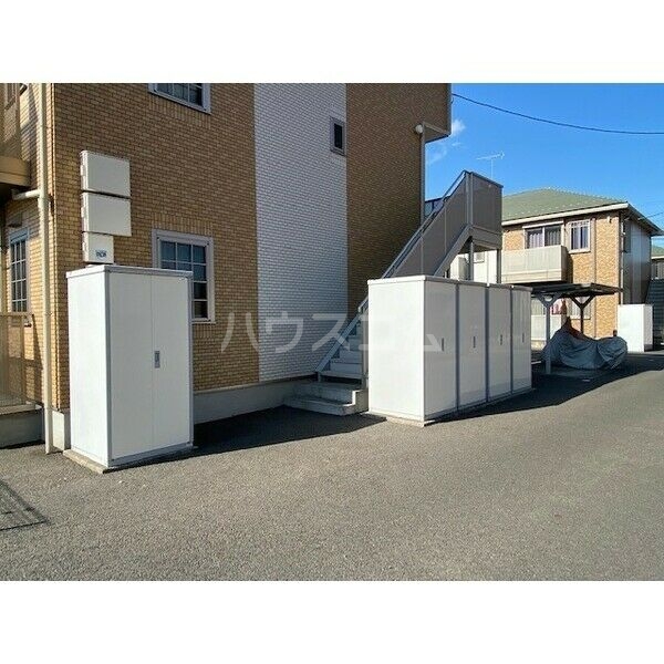 15/23 エントランス