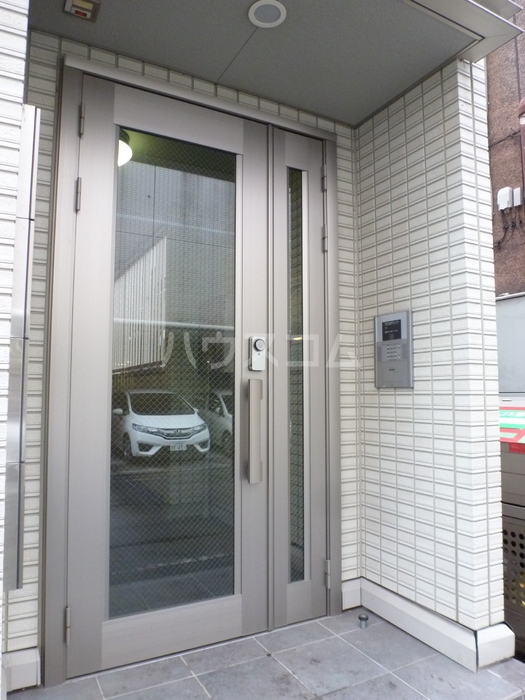 18/24 エントランス