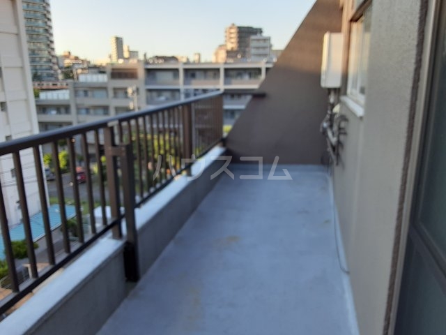 13/22 バルコニー