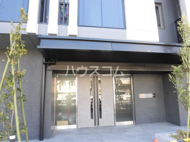 19/30 エントランス